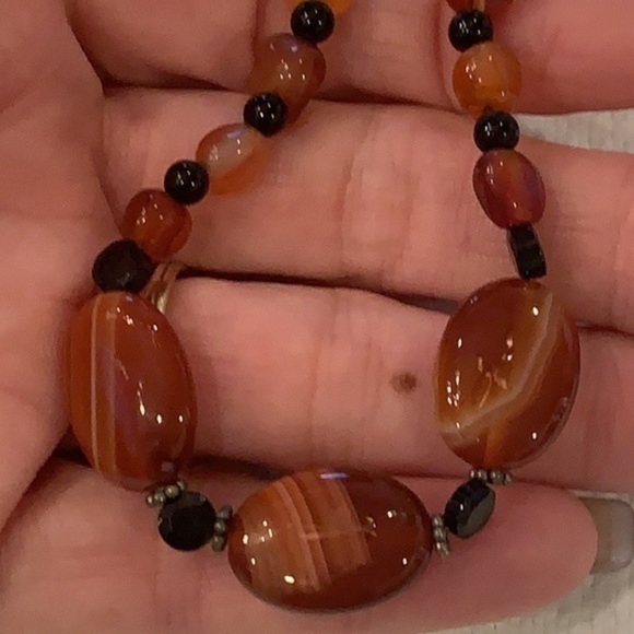 Natural stone black bead spacer graduated sizes silver clasp - Picture 6 of 8